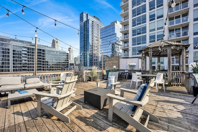 225 W Huron Street 212, Chicago, IL 60654