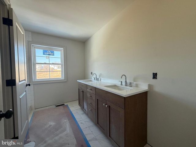 253 BEAUMONT DR, Oxford, PA 19363