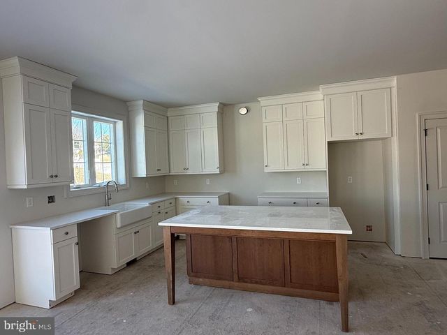 253 BEAUMONT DR, Oxford, PA 19363