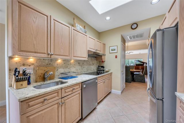 157 Windwatch Drive, Hauppauge, NY 11788
