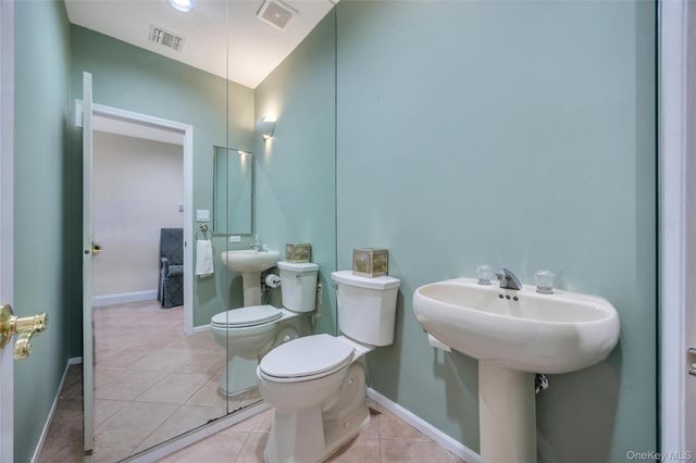157 Windwatch Drive, Hauppauge, NY 11788