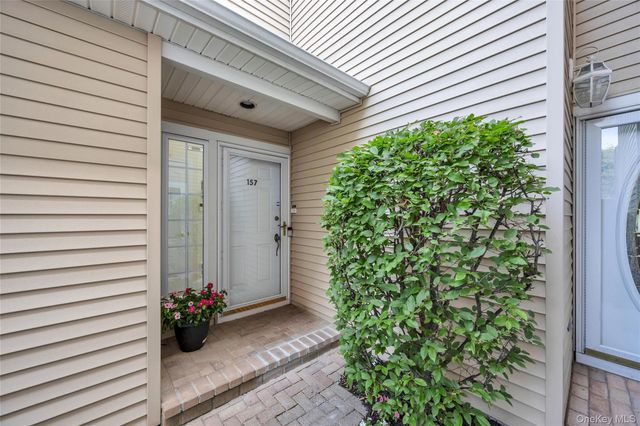 157 Windwatch Drive, Hauppauge, NY 11788