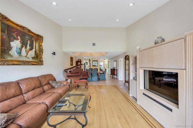 157 Windwatch Drive, Hauppauge, NY 11788