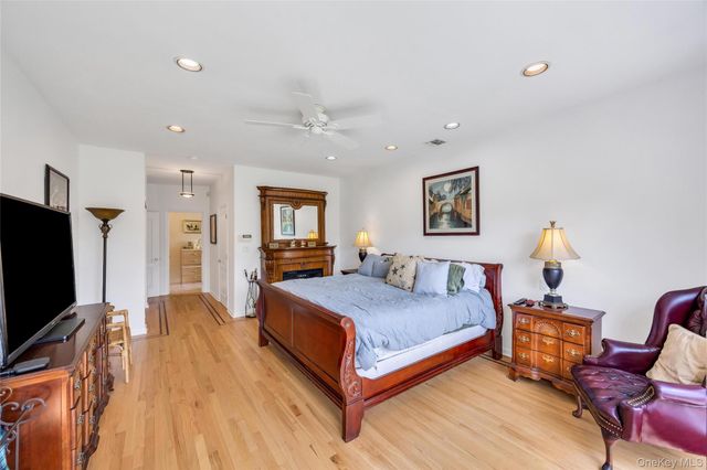 157 Windwatch Drive, Hauppauge, NY 11788