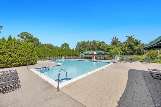 157 Windwatch Drive, Hauppauge, NY 11788