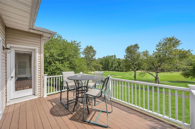 157 Windwatch Drive, Hauppauge, NY 11788