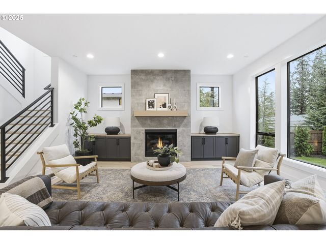 16901 KARA Ln, Lake Oswego, OR 97035