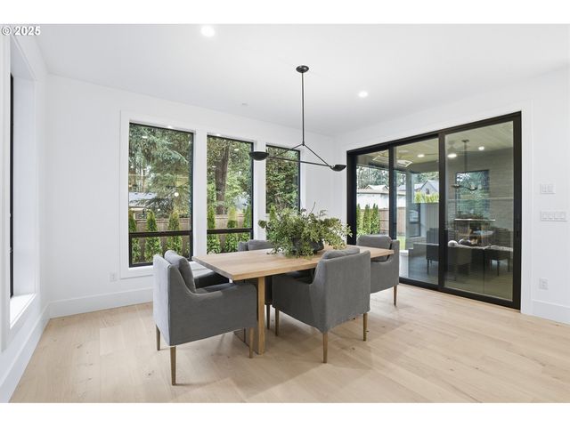 16901 KARA Ln, Lake Oswego, OR 97035