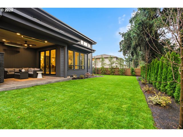 16901 KARA Ln, Lake Oswego, OR 97035