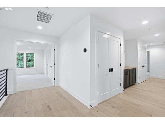 16901 KARA Ln, Lake Oswego, OR 97035