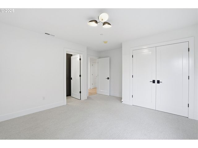 16901 KARA Ln, Lake Oswego, OR 97035