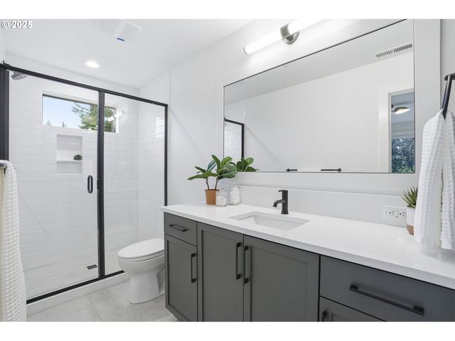 16901 KARA Ln, Lake Oswego, OR 97035