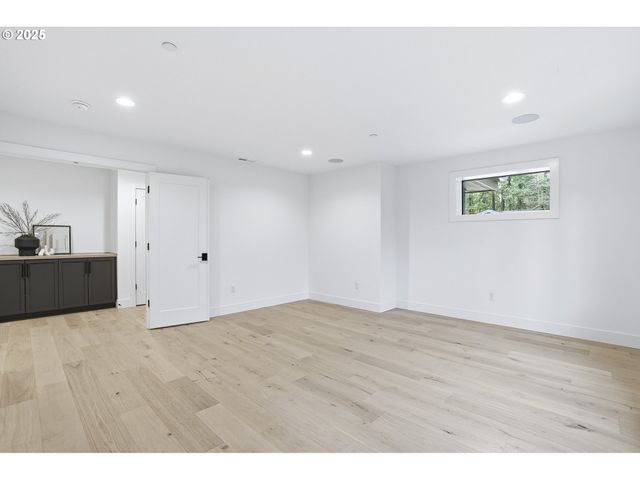 16901 KARA Ln, Lake Oswego, OR 97035