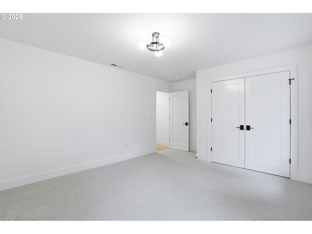 16901 KARA Ln, Lake Oswego, OR 97035