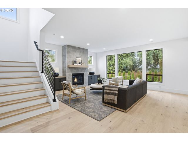 16901 KARA Ln, Lake Oswego, OR 97035