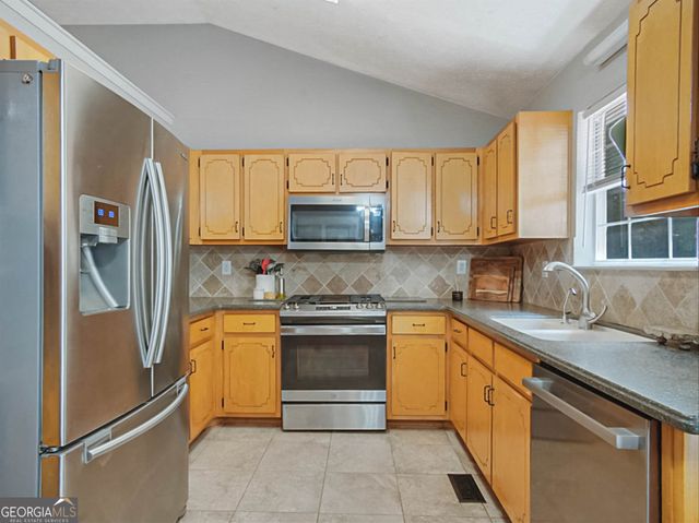177 Country Mill Lane, Stockbridge, GA 30281