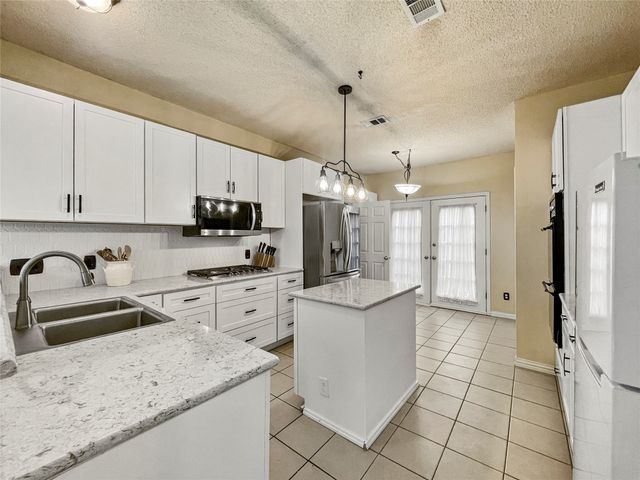 2123 Daniel Way, Carrollton, TX 75006