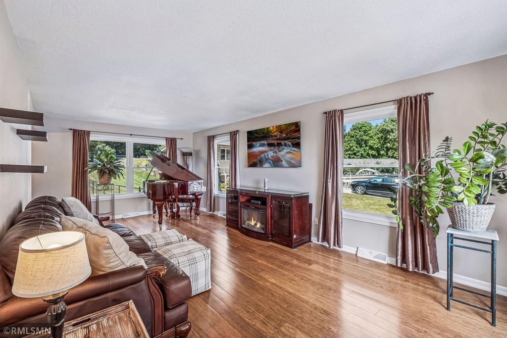 1440 Valley View Road, Chaska, MN 55318 — photo 5