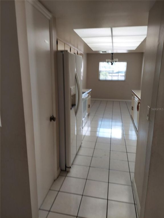 Image 3 of property listing at 8139 LAUREL TREE DRIVE, Orlando, FL 32819