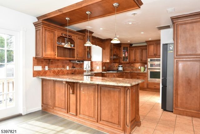 660 Arcadia Rd, Ridgewood Village, NJ 07450