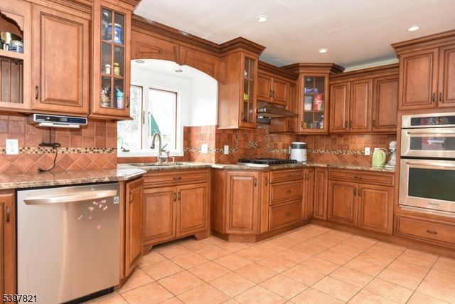 660 Arcadia Rd, Ridgewood Village, NJ 07450