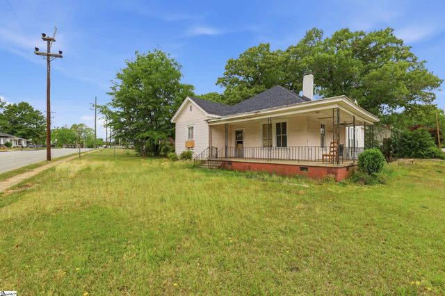 800 W W Parker Road, Greenville, SC 29611