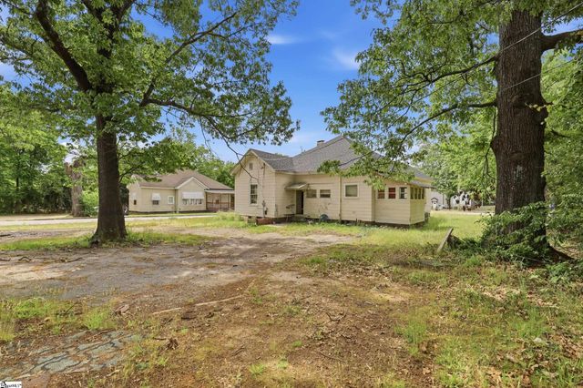 800 W W Parker Road, Greenville, SC 29611