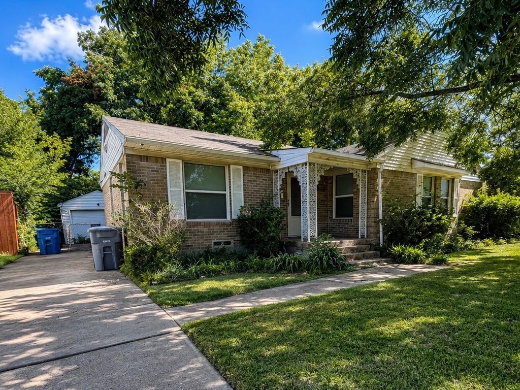 3729 Almazan Drive, Dallas, TX 75220