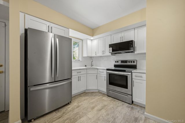 7 Rutland Road, Mastic, NY 11950