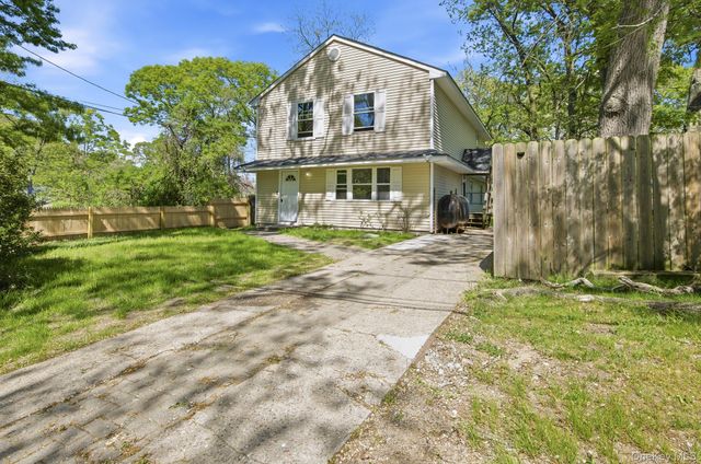 7 Rutland Road, Mastic, NY 11950