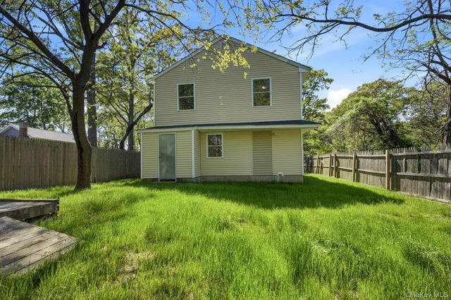 7 Rutland Road, Mastic, NY 11950