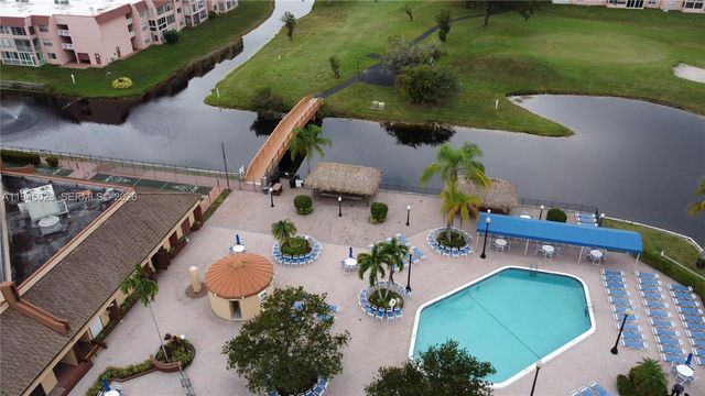 9861 Sunrise Lakes Boulevard 310, Sunrise, FL 33322
