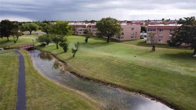 9861 Sunrise Lakes Boulevard 310, Sunrise, FL 33322