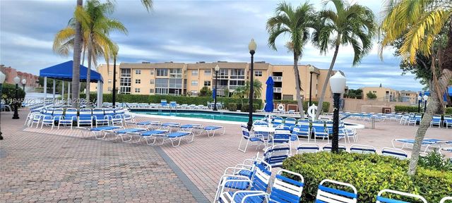 9861 Sunrise Lakes Boulevard 310, Sunrise, FL 33322