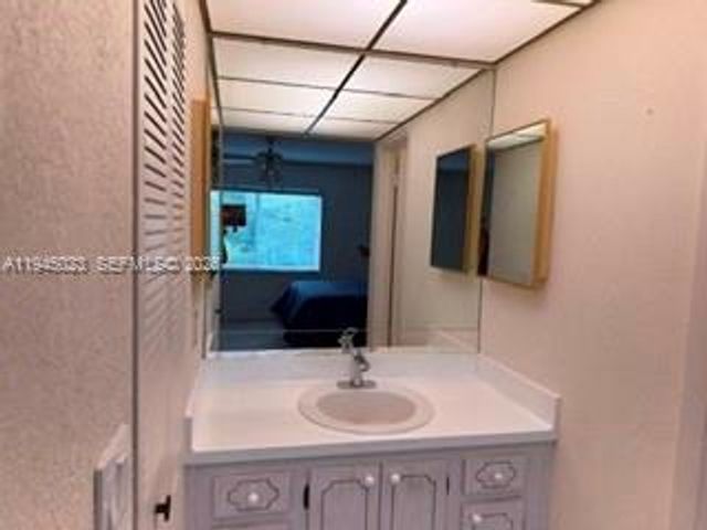 9861 Sunrise Lakes Boulevard 310, Sunrise, FL 33322
