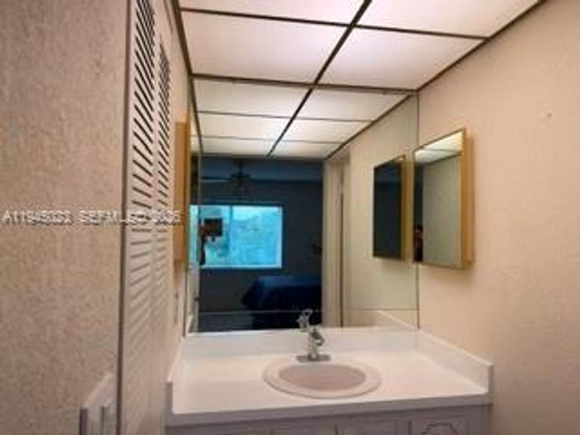 9861 Sunrise Lakes Boulevard 310, Sunrise, FL 33322