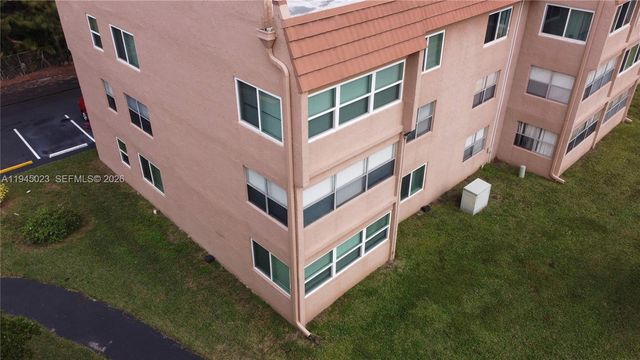 9861 Sunrise Lakes Boulevard 310, Sunrise, FL 33322
