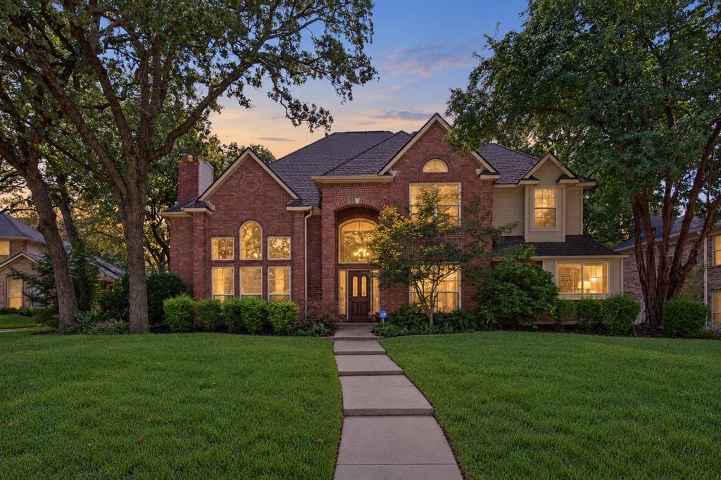 3406 Forestway Court, Arlington, TX 76001 — photo 2