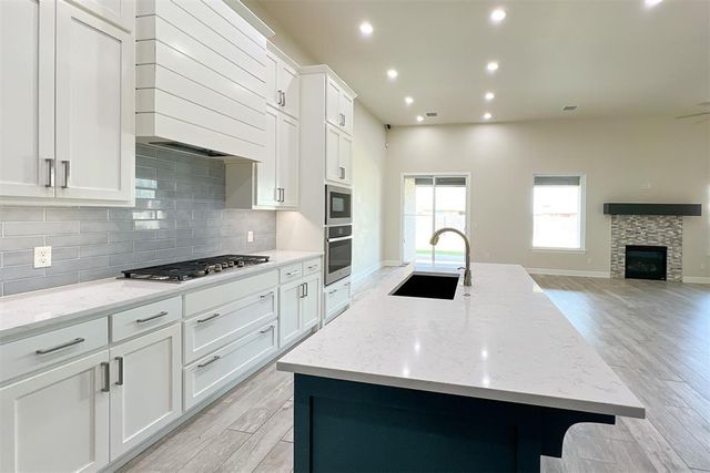 3925 NW 166th Terrace, Edmond, OK 73012