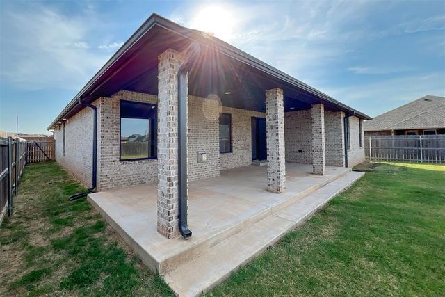 3925 NW 166th Terrace, Edmond, OK 73012