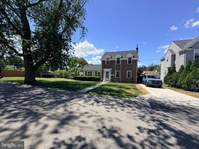 216 1ST AVE, Broomall, PA 19008