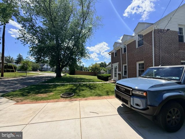 216 1ST AVE, Broomall, PA 19008