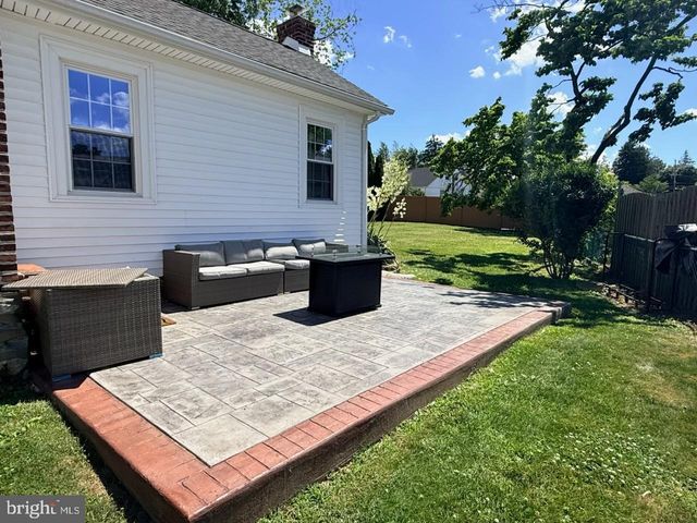 216 1ST AVE, Broomall, PA 19008