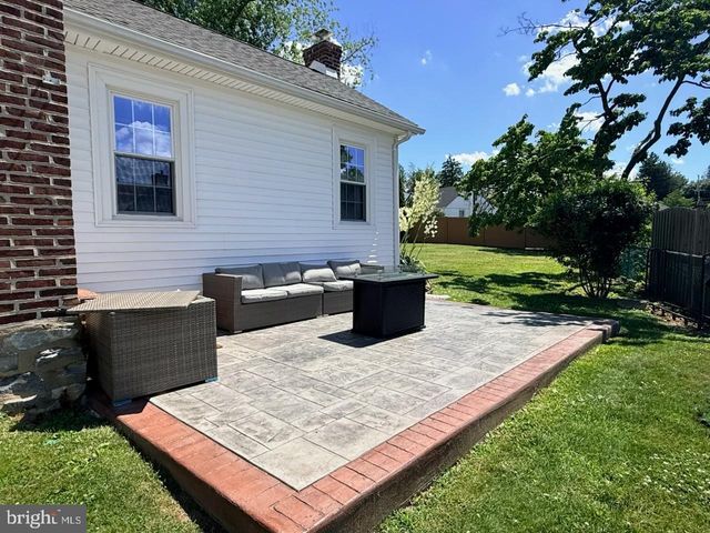 216 1ST AVE, Broomall, PA 19008