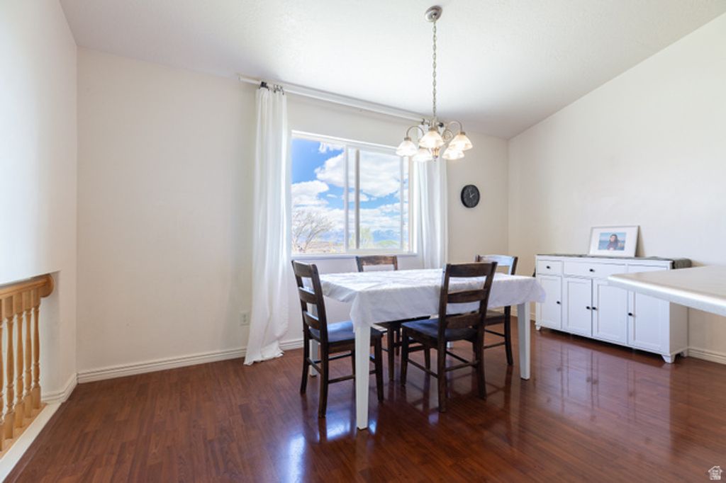 Image 9 of property listing at 1934 N TRELLIS PL, Saratoga Springs, UT 84045