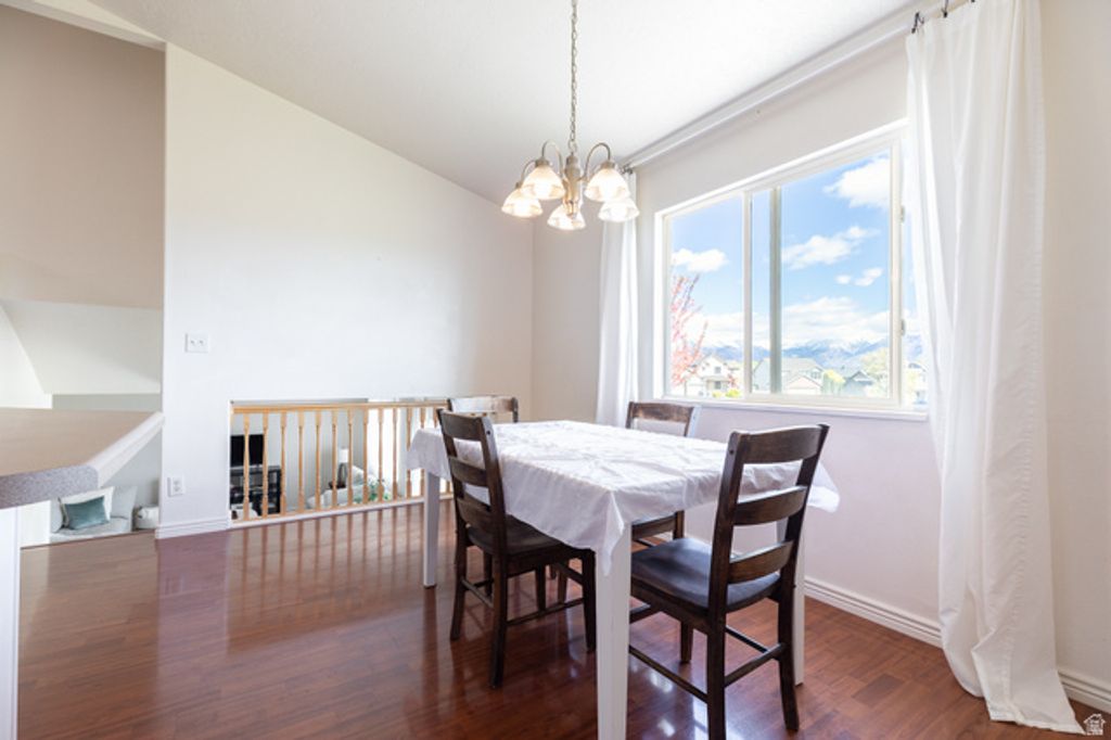 Image 10 of property listing at 1934 N TRELLIS PL, Saratoga Springs, UT 84045