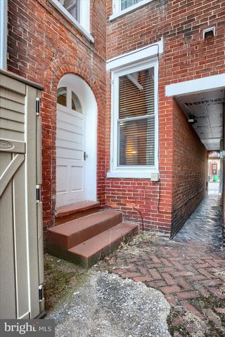 48 E NORTH STREET, Carlisle, PA 17013