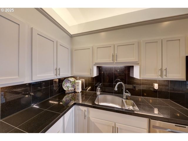 3930 ABBEY Ln A307, Astoria, OR 97103