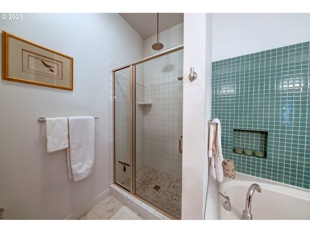 3930 ABBEY Ln A307, Astoria, OR 97103