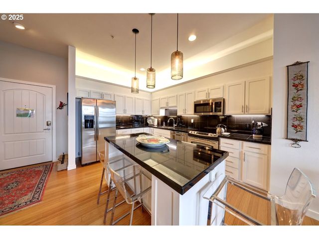 3930 ABBEY Ln A307, Astoria, OR 97103